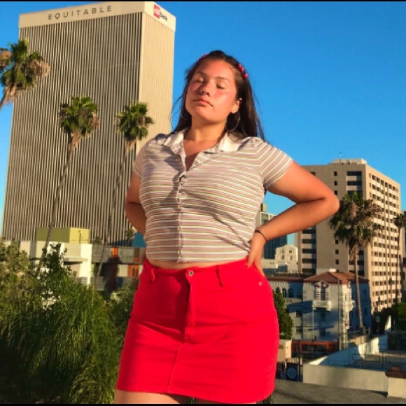 Cropped Collared Top - Picture 2 of 3